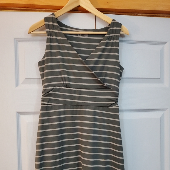 Eddie Bauer Travex Dress Grey Stripes Size XS Womens - Picture 1 of 5